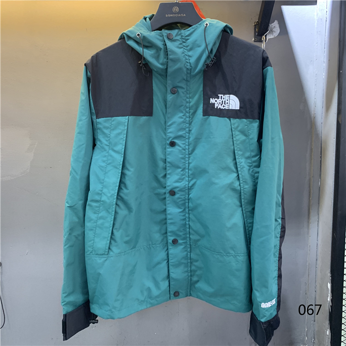 The North Face Men's Outwear 277